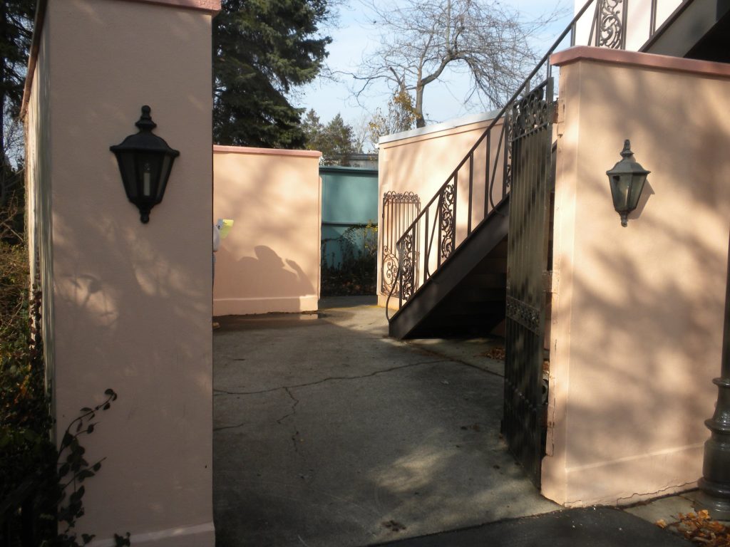 Painted stucco walkway walls and lanterns at Six Flags Great America