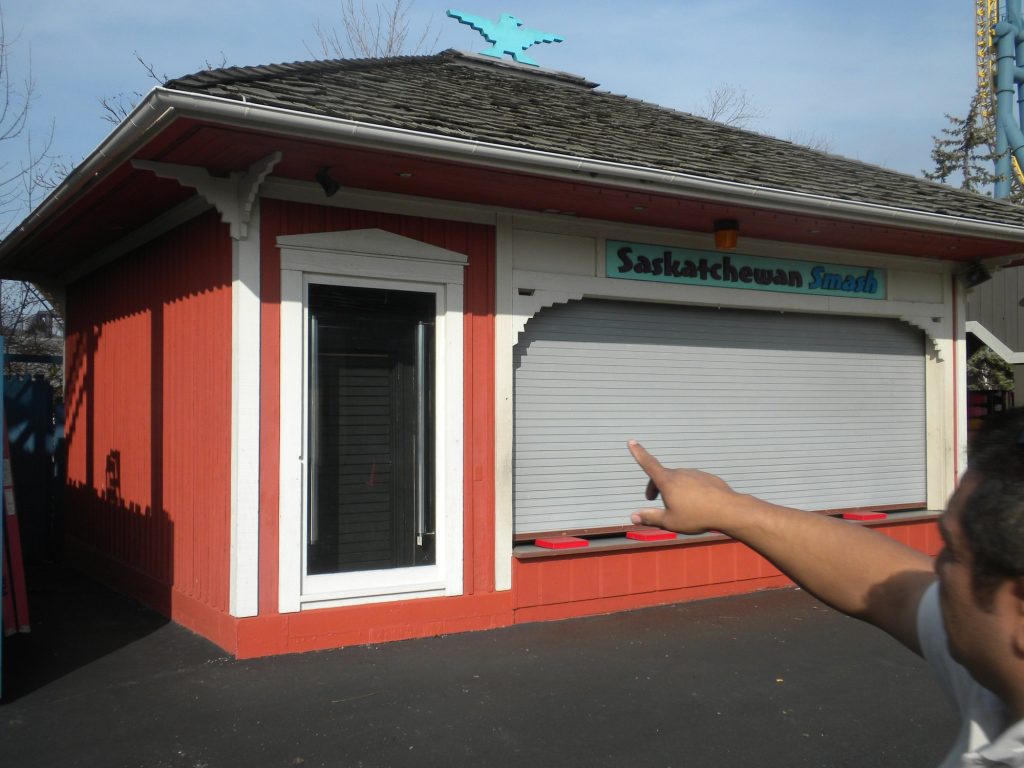 Repainted red and white Saskatchewan snack stand at Six Flags Great America